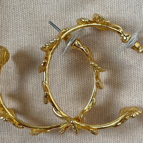 Gold Ginkgo Kerri Hoop Earrings - Picture 3 of 4